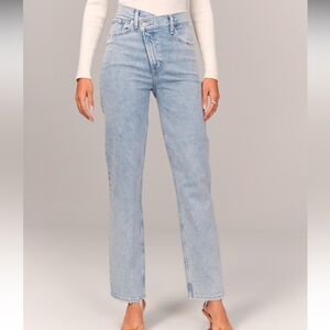 Abercrombie and Fitch Ultra high rise 90s straight jean